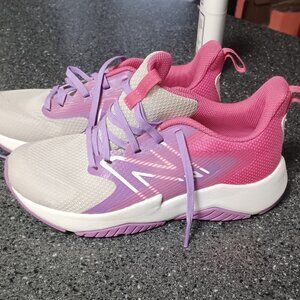 Girls New Balance shoes size 3.5
